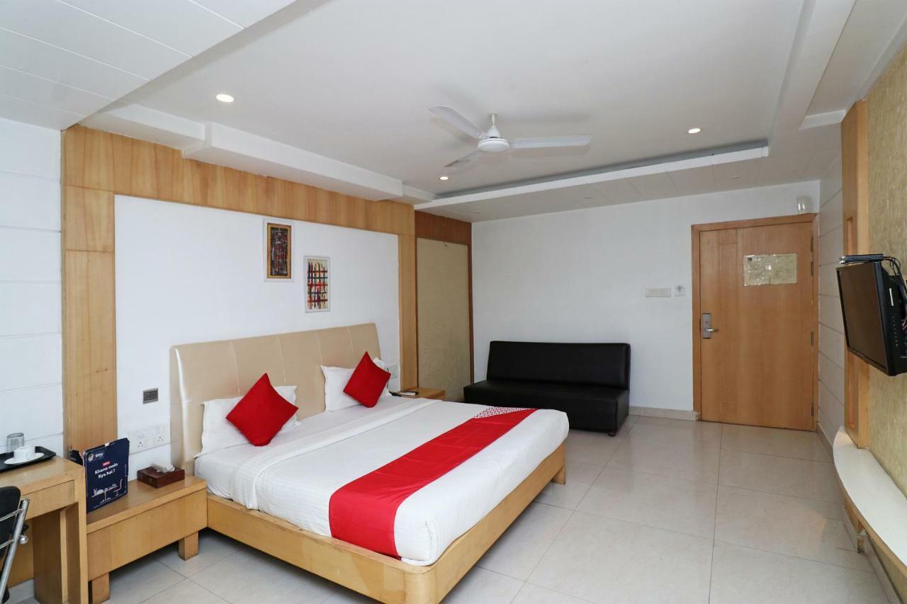 Oyo 5843 Hotel Yash Inn Mirzāpur エクステリア 写真