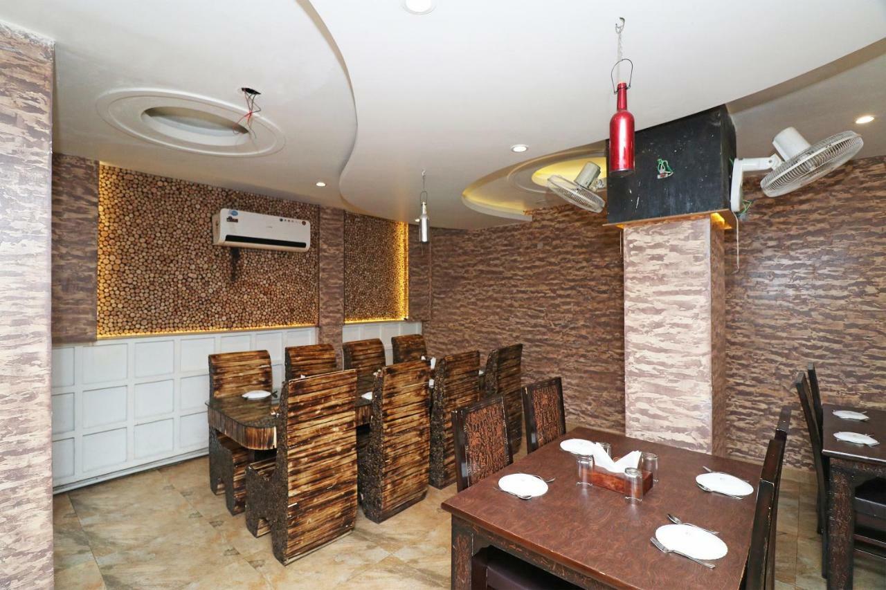 Oyo 5843 Hotel Yash Inn Mirzāpur エクステリア 写真