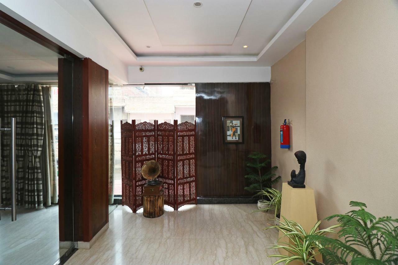 Oyo 5843 Hotel Yash Inn Mirzāpur エクステリア 写真