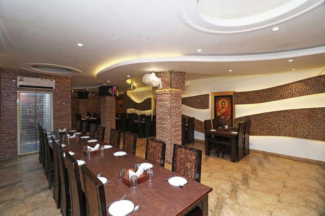 Oyo 5843 Hotel Yash Inn Mirzāpur エクステリア 写真