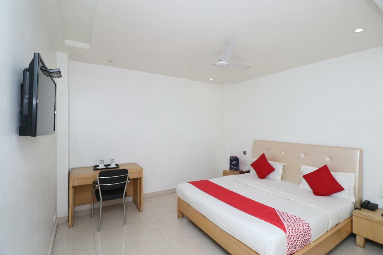 Oyo 5843 Hotel Yash Inn Mirzāpur エクステリア 写真