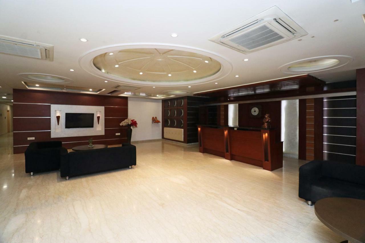 Oyo 5843 Hotel Yash Inn Mirzāpur エクステリア 写真